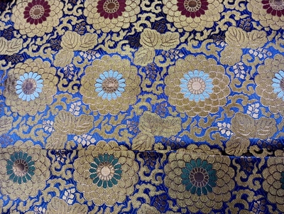 金襴　四釜桐唐草八重菊　金茶洞　紺　(70cm巾&times;１２m単位)　納期二週間