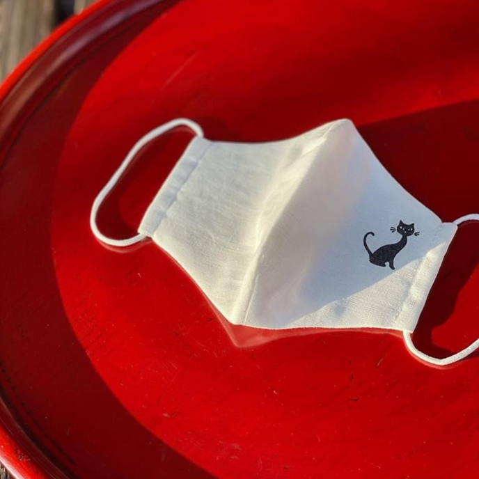 ワンポイント友禅入り麻マスク 黒猫柄 | 美馬美味 MIMAUMA