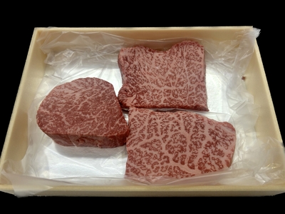 黒毛和牛A5ランプミニステーキ(200g) ／ 少し小さなランプステーキで３枚入りになっております。お徳用です！