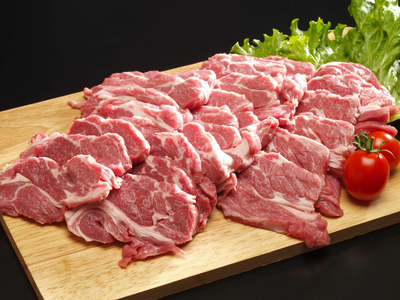 肉の山本特撰生ラム盛付