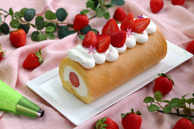 ◆8月2日(日)予約◆夏フェス「夏いちごのロールケーキ作り」