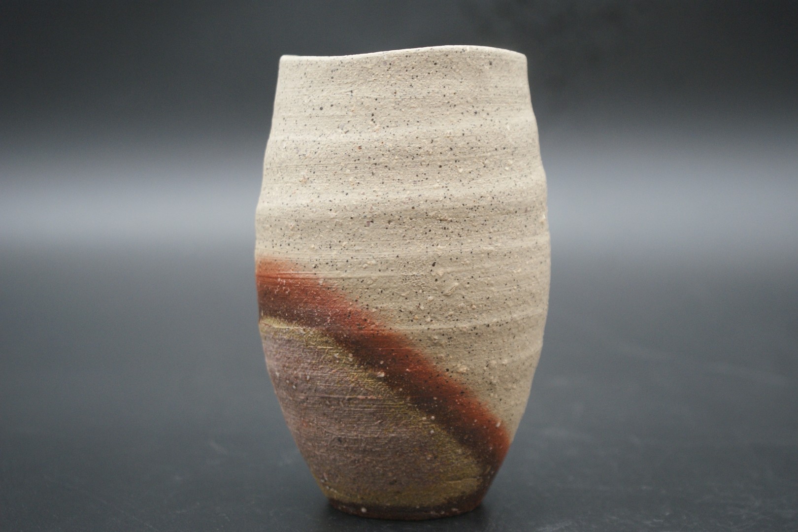 【M-51】◉人気作家・宮尾昌宏先生　備前焼窯変徳利　四方桟共箱　新品◉ 備前焼片口鉢作家：宮尾 昌宏 - 備前焼通販ギャラリーしょうざん