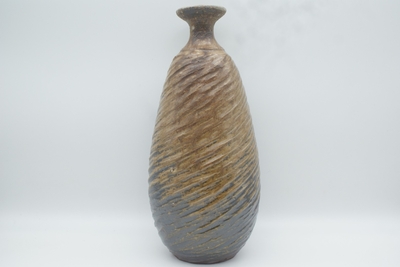 伊勢﨑　競 作　備前　鎬花入(桐箱後日）