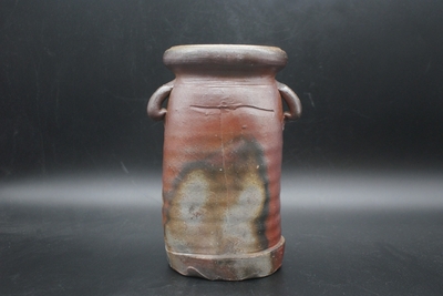 伊勢崎　競 作　備前　耳付花入