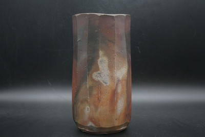 伊勢崎　競 作　備前　面取花入