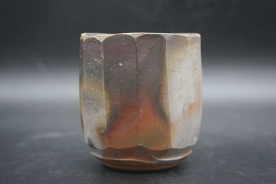 伊勢﨑　競 作　備前　面取焼酎呑