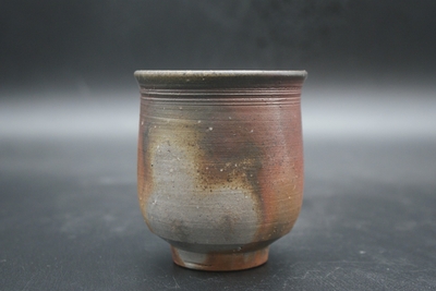 伊勢﨑　州 作　備前　湯呑