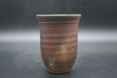 伊勢﨑　競 作　備前　麦酒呑