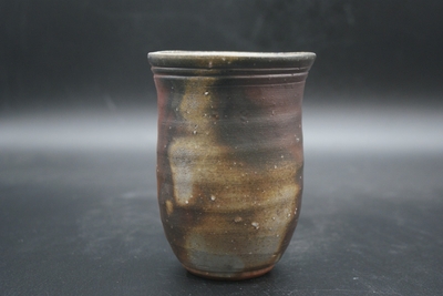 伊勢﨑　競 作　備前　麦酒呑