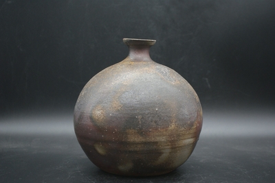 伊勢崎　紳 作　備前　小蕪花入