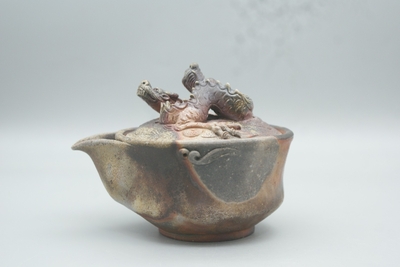 窯元　小西陶古 作　備前　宝瓶（双龍）