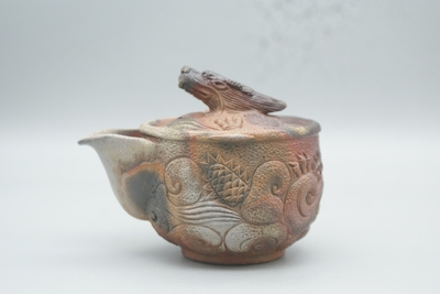 窯元　小西陶古 作　備前　宝瓶（龍）