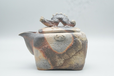 窯元　小西陶古 作　備前　宝瓶（龍）