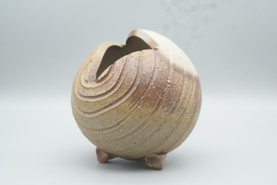 宮尾　昌宏 作　備前　花器