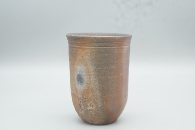 伊勢﨑　州 作　備前　ビアマグ