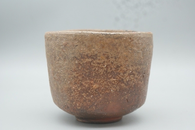 小山　陽子 作　備前　自然練込茶碗