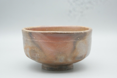 伊勢﨑　州 作　備前　茶碗