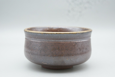 伊勢﨑　州 作　備前　茶碗