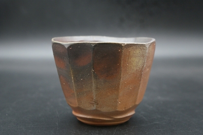伊勢﨑　競 作　備前　面取焼酎呑