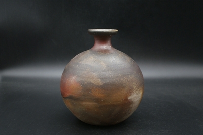 伊勢﨑　競 作　備前　小蕪花入
