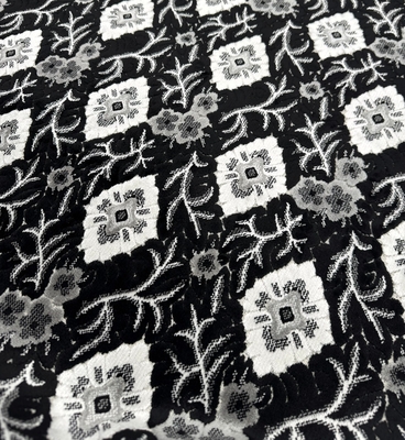 難燃証明発行可能【金華山生地切り売り　反物幅1350ｍｍ】１ｍ単位　切り売り　内張りや小物製作用に（大花束ブラック）