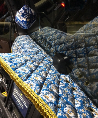 綿２倍盛り！【金華山ダッシュマット】綿入り大キルト加工＆ゴールドリング＆縦柄　フレンジゴールド（新格子ブルー）