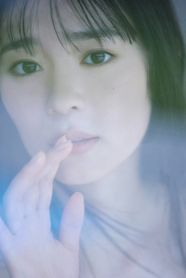Boss THEMOMENT_inTokyo photobook サイン入り img_book.jpg