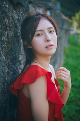 大塚七海1st写真集(仮)【星野書店限定特典(星野書店限定絵柄L判生写真付)】2/13発売