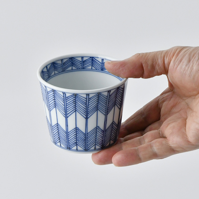 嘉久正窯】蕎麦猪口 矢羽根 | 三川内焼オンライン・ショップ