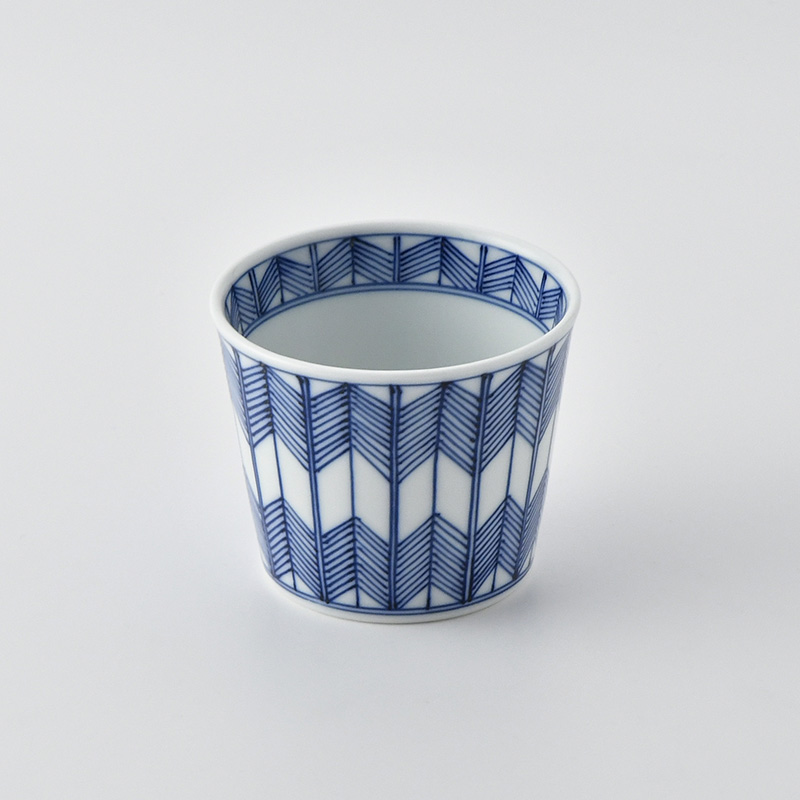 嘉久正窯】蕎麦猪口 矢羽根 | 三川内焼オンライン・ショップ