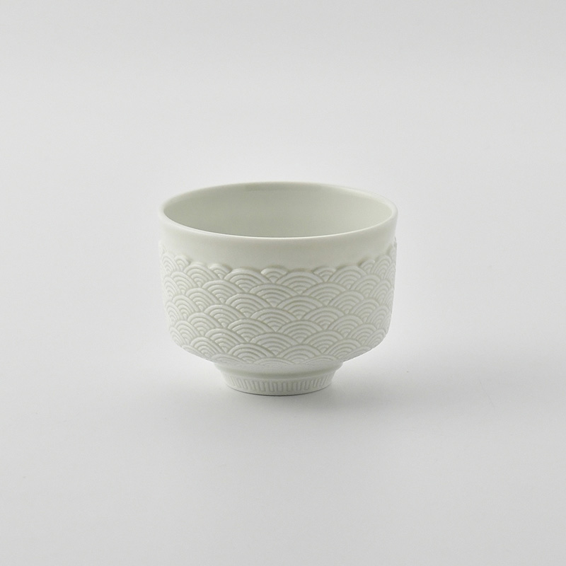 平戸松山】 陰刻手 青海波白磁 酒器［登り窯焼成］ | 三川内焼