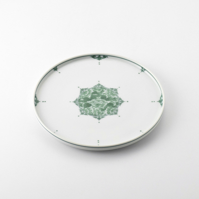 【平戸松山窯】［悠シリーズ］間取り牡丹唐草 18cmプレート皿（クロム）