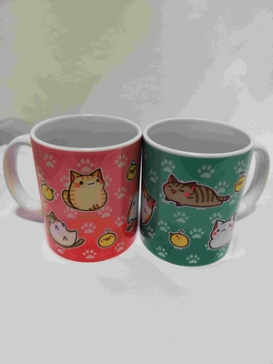 52_ マグカップ　5匹のネコ (ピンク / グリーン)