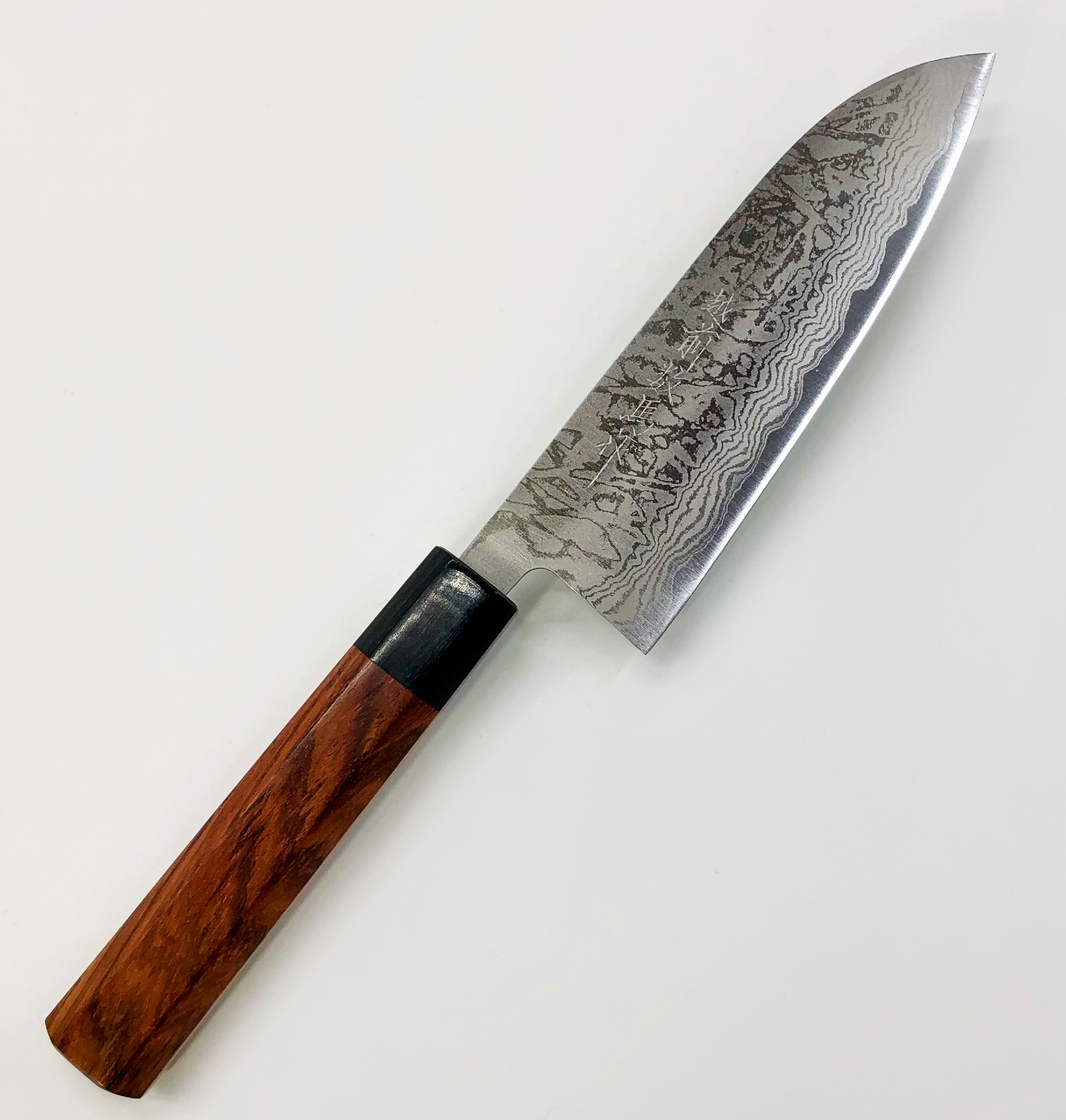 越前数馬 雪月花 V10ﾀﾞﾏｽｶｽ鋼 鍛造三徳 165㎜ 寿檀八角柄 | 澤数馬  