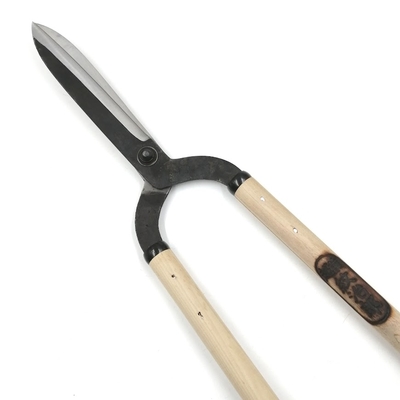 岡田紋次郎作　鍛造刈込鋏　210mm門型　600mm椎柄