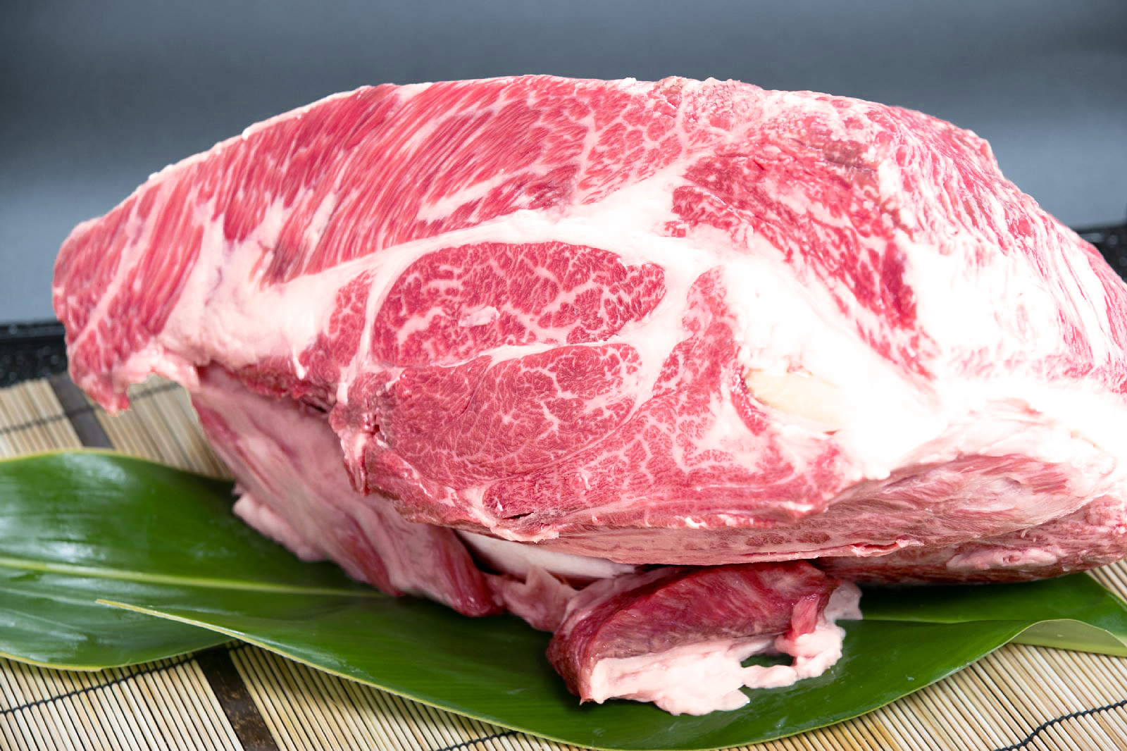 大福牛 肩ロースブロック1ｋｇ ホテルアトールオンライン