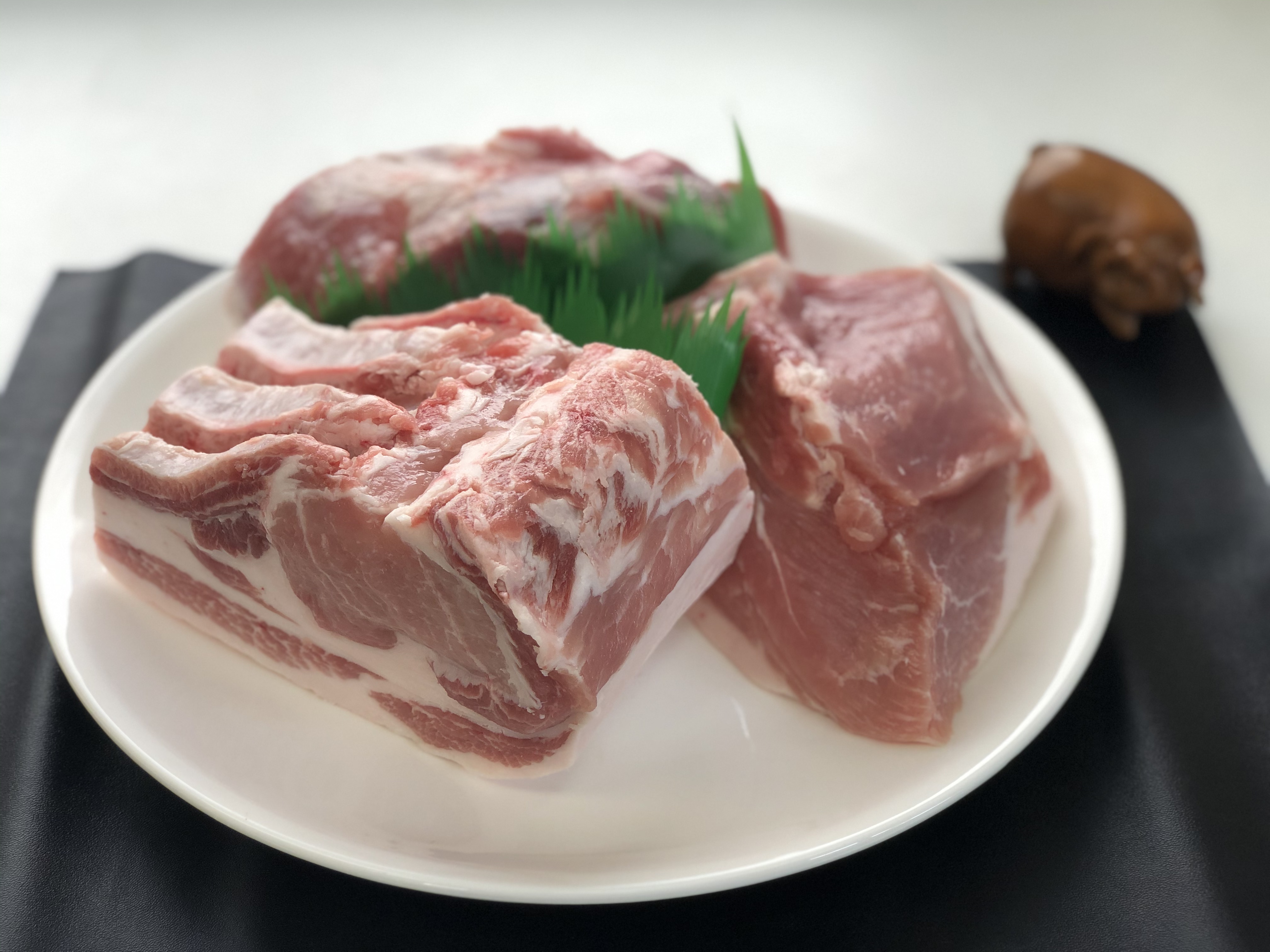 紀州岩清水豚ブロックセット（ロース，もも，肩）約1.5㎏ | 豚とんまる