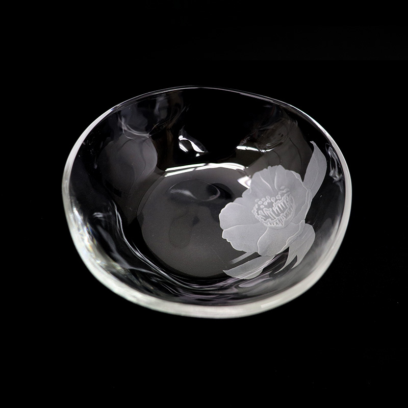 肥後六花小鉢_A（椿）【彫刻硝子工房 SASAKI】 | 伝統工芸館WEBショップ