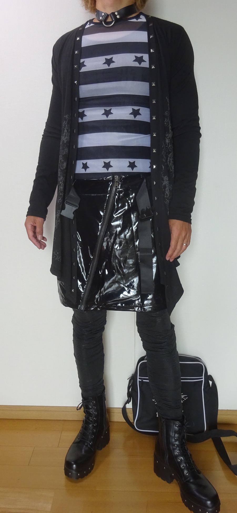 ビニールスカート 斜めジッパー 黒 フェイクレザースカート メンズスカート ユニセックススカート ヴィジュアル系 ビジュアル系 ｖ系 パンク ロック エモ系 インポート ｐｕレザー バンド衣装 ｐｖｃ ｖ系レザーカンパニー