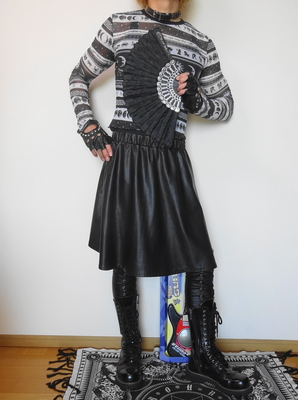 ｖ系 ゴシックデザイン 黒ゴスロリ 扇子 好きなｖ系バンド 己龍 ユニセックス ヴィジュアル系 バンドファッション小物 ビジュアル系 パンク ロック インポート ｖ系レザーカンパニー