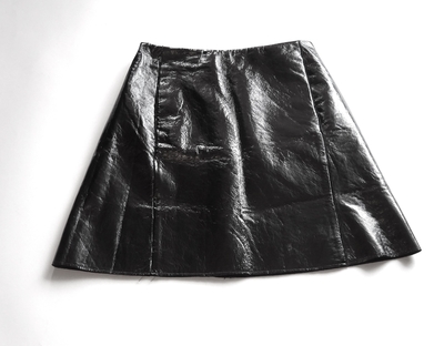 フェイクレザースカート　クラックドビニール　黒　光沢　ゴシック　メンズ　ユニセックス　ヴィジュアル系　ビジュアル系　Ｖ系　モード系　パンク　ロック　ＰＶＣ　ＰＵ　衣装　スカート男子　メンズスカート