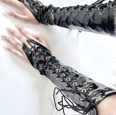 ロングレザーグローブ　PVC　編上げ　レースアップ　黒　光沢 合皮手袋　Ｖ系バンド　ゴシックファッション　ユニセックス手袋　ヴィジュアル系　パンクファッション　ビジュアル系　黒手袋