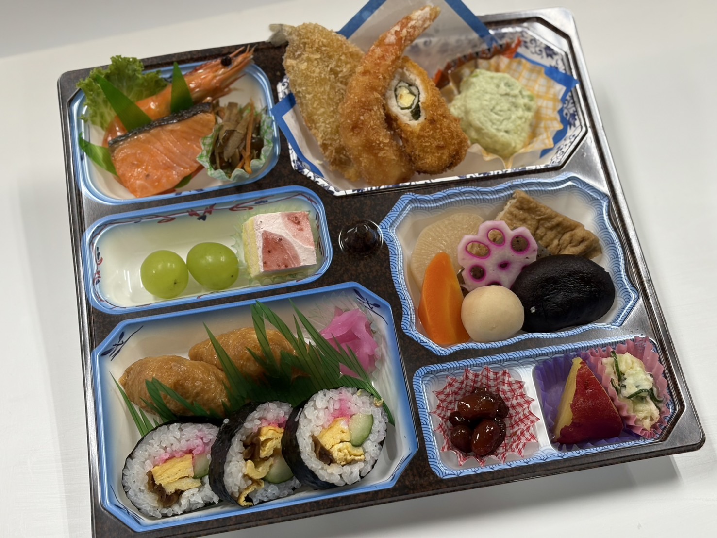 お祝い膳（慶事用仕出し）1900円 | あじさい館