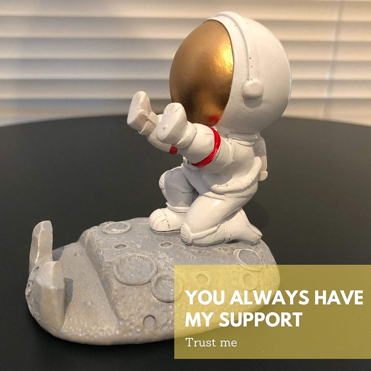 スマホ ホルダー 卓上 スマホスタンド 宇宙飛行士 かわいい クリスマス 飾り プレゼントカード 立て フィギュア プレゼント プッシュポーズ デパートメントストアｕｋ