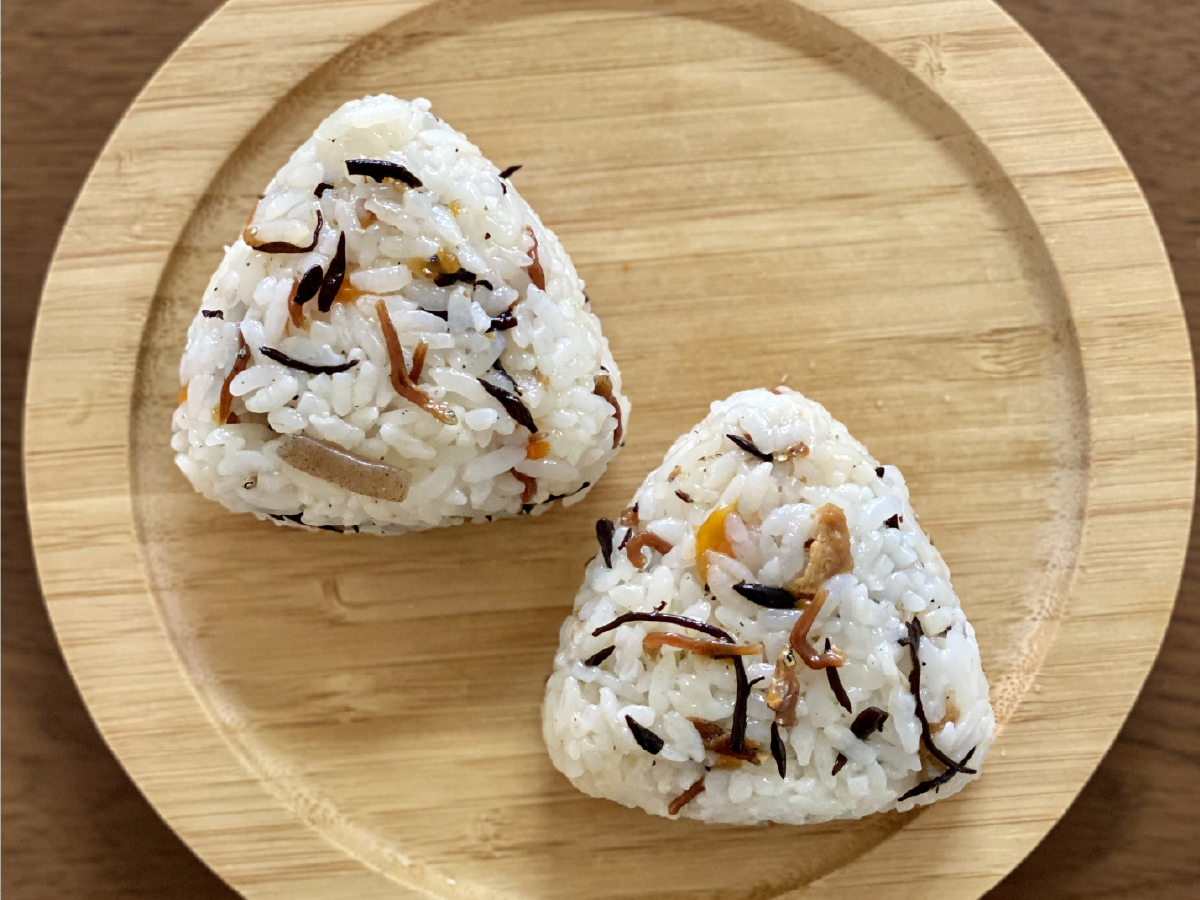 ちりめんひじきのおにぎり