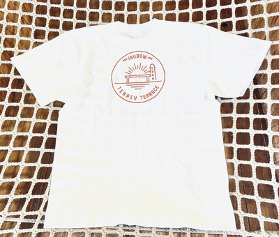 【オンラインショップ限定デザイン】犬吠テラステラスオリジナルTシャツ　ＷＨＩＴＥ&times;ＯＲＡＮＧＥ