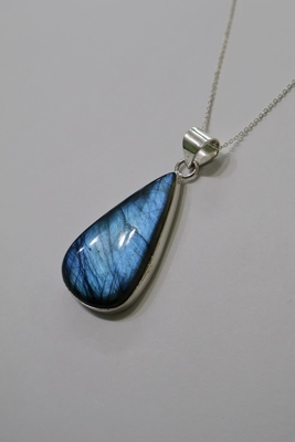 ラブラドライトペンダント１