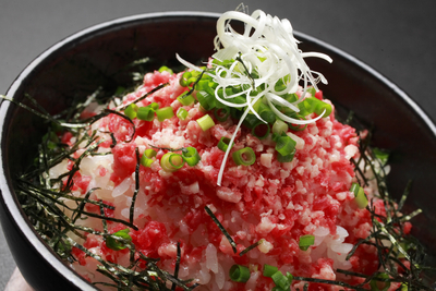 北海道十勝産 牛とろフレーク180g&times;２（新・牛とろ丼 のたれセット！）