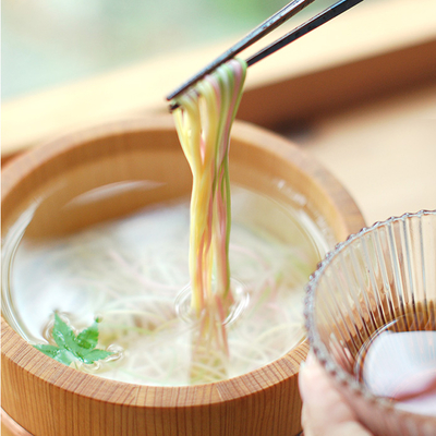 五色そうめん