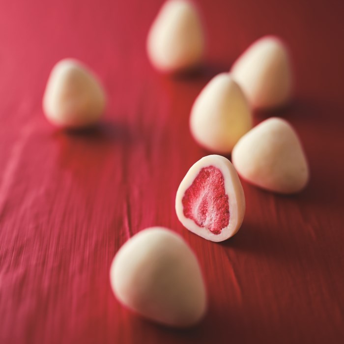 Jr西日本みやげショップがおすすめする神戸の人気土産 神戸苺トリュフ ｊｒ西日本みやげショップ